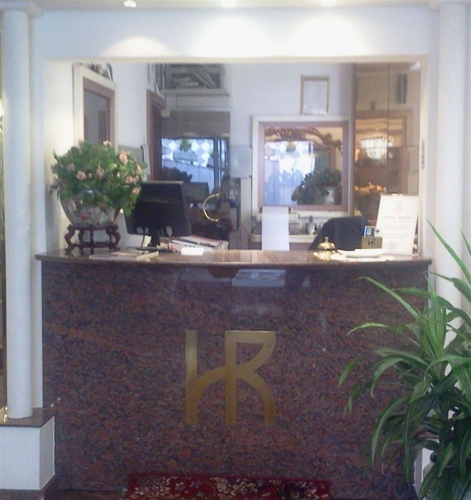 Hotel Roma เชซาโนบอสโกเน ภายนอก รูปภาพ